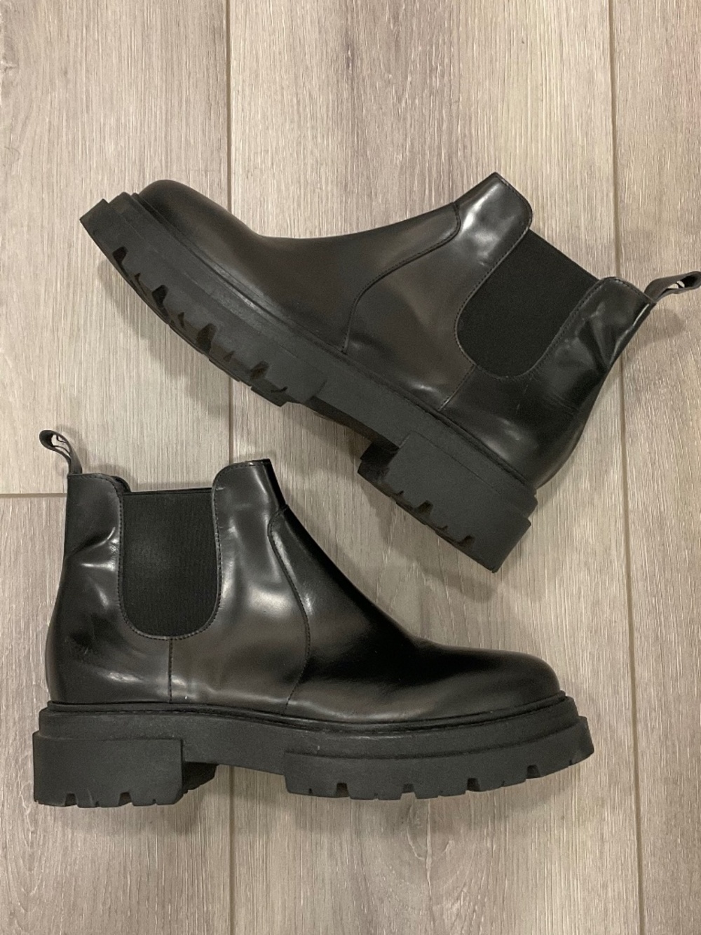 FREE PEOPLE Lola Lug Sole Chelsea Leather Boots in Black Size EU 41